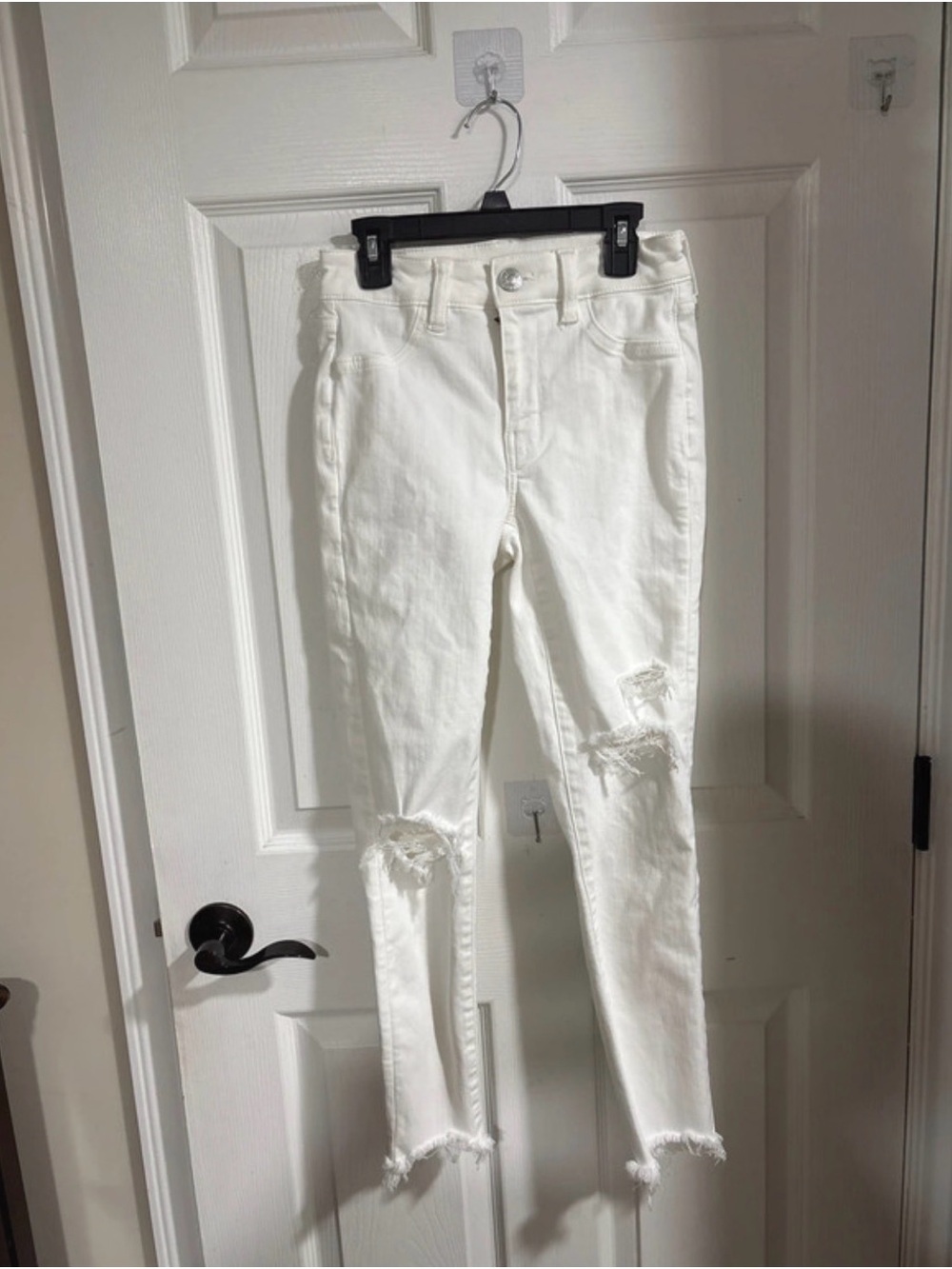American Eagle Outfitters White Distressed High-Rise Skinny Jeans